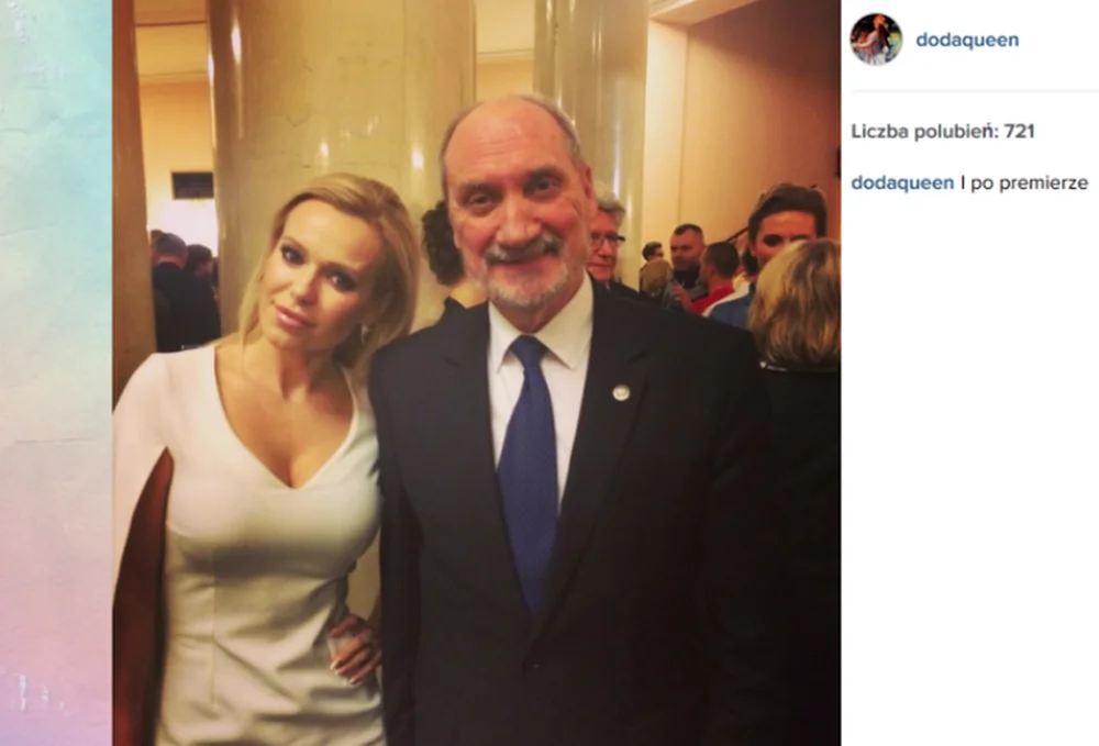 Doda i Antoni Macierewicz. Komu bardziej zależało na zdjęciu?