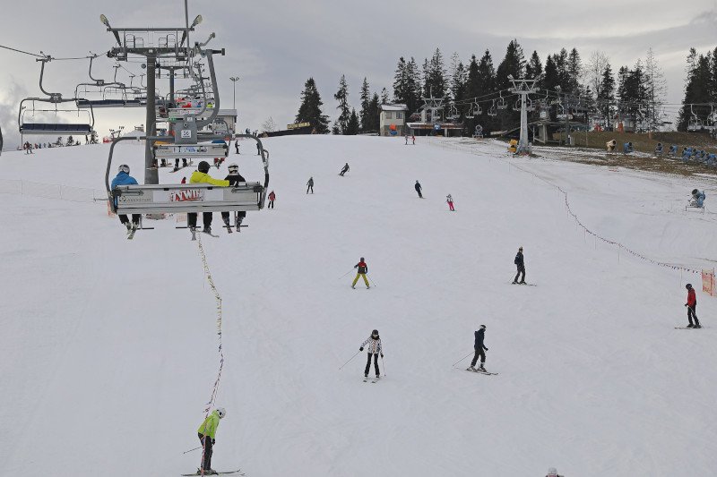 Minister zdrowia Adam Niedzielski poinformował m.in. o zamknięciu od 28 grudnia hoteli i stoków narciarskich. Co na to Ośrodek Narciarski Kotelnica Białczańska?