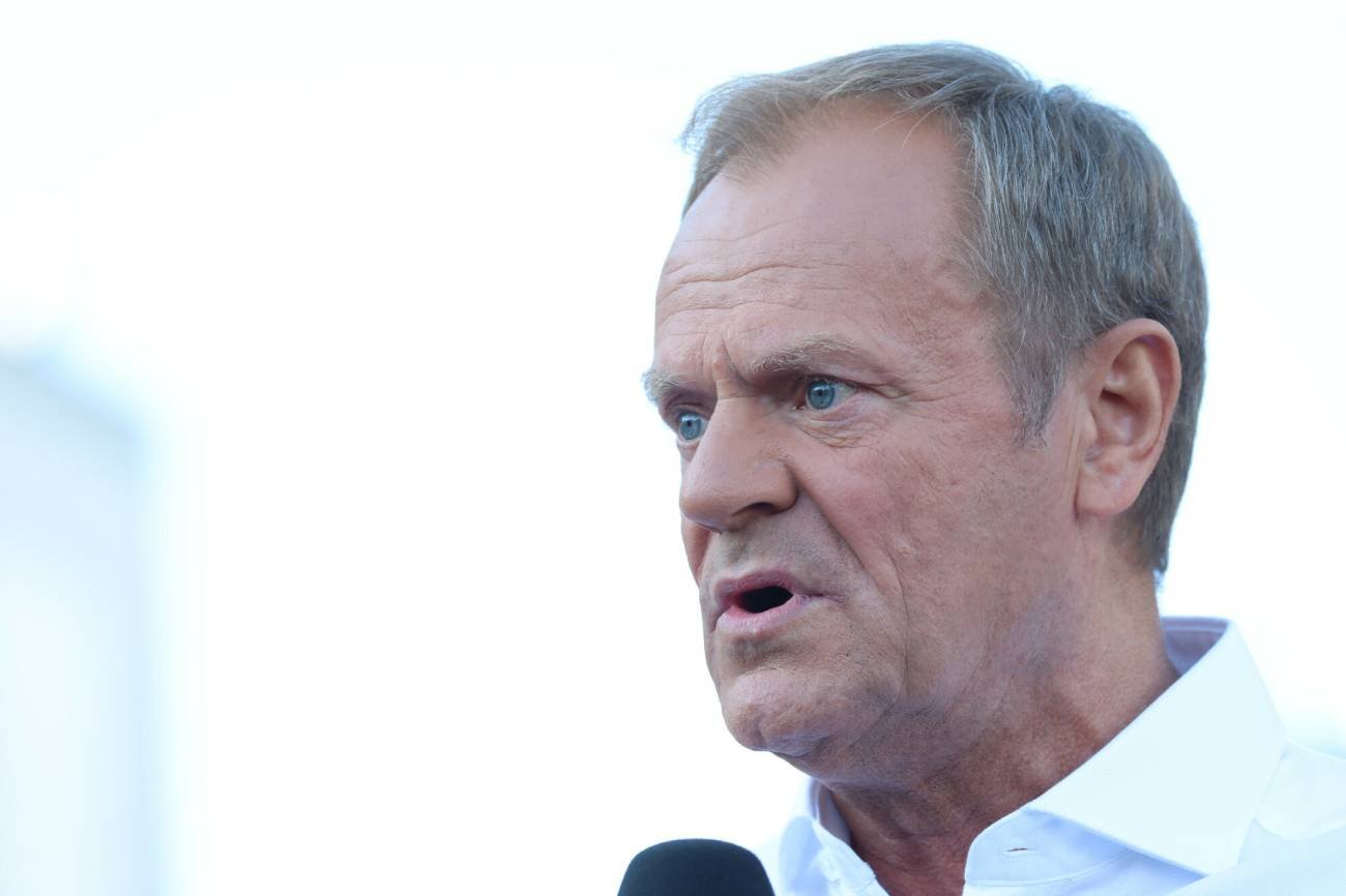 Donald Tusk komentuje sytuację Wawrzyka. Mówi o tajemniczych zgonach