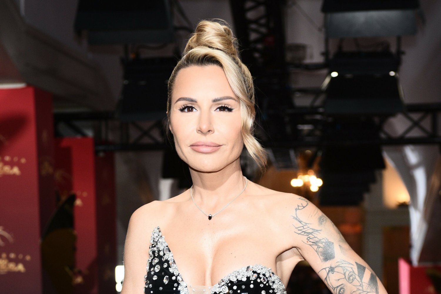 Blanka Lipińska pojawiła się na premierze "Akademia pana Kleksa" w sukni, która spotkała się ze słowami krytyki.