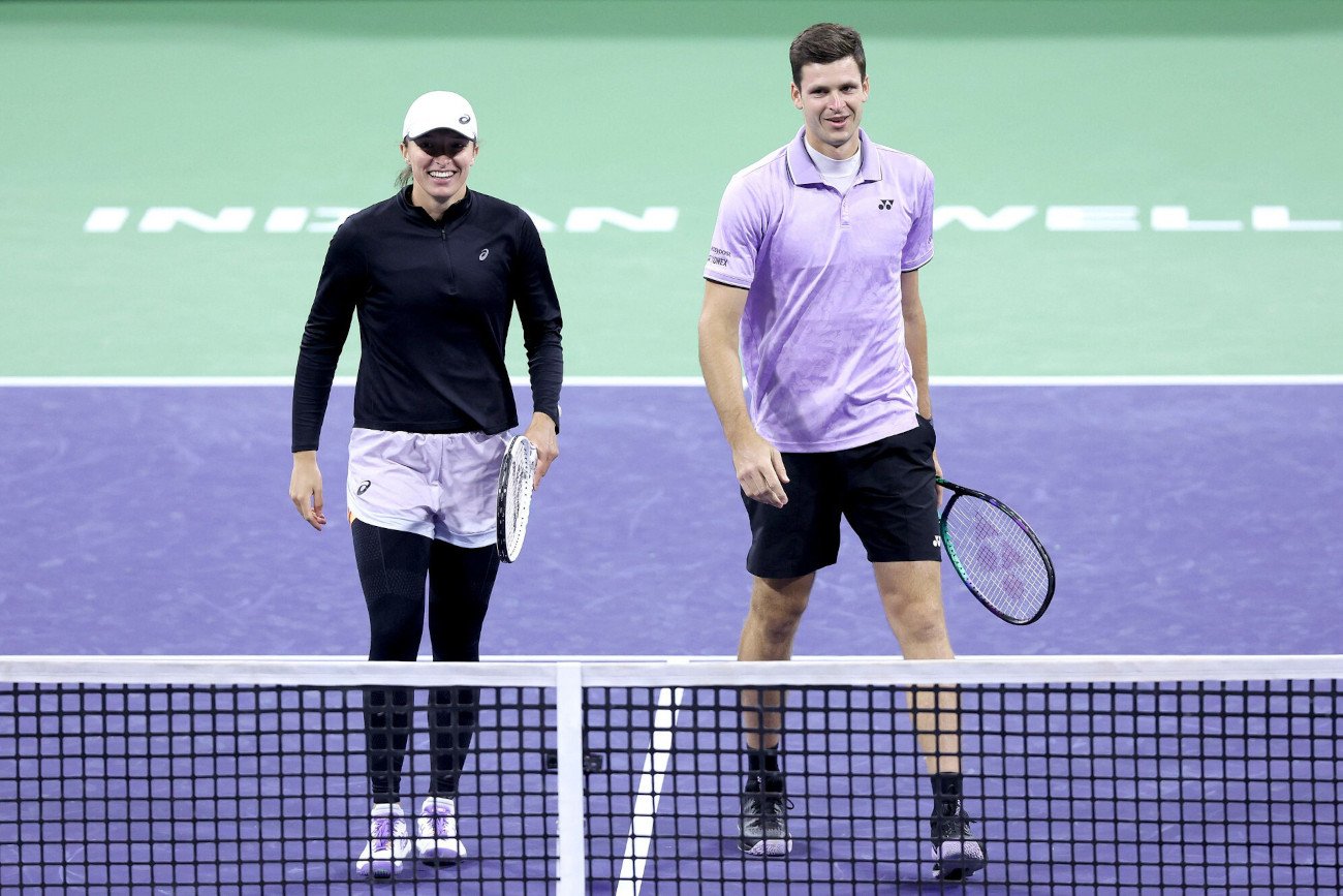Iga Świątek i Hubert Hurkacz rozpoczynają zmagania w BNP Paribas Open na twardych kortach w Indian Wells.