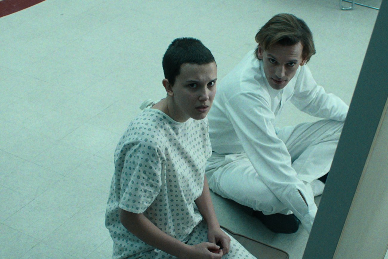 Millie Bobby Brown i Jamie Campbell Bower w 4. sezonie "Stranger Things".