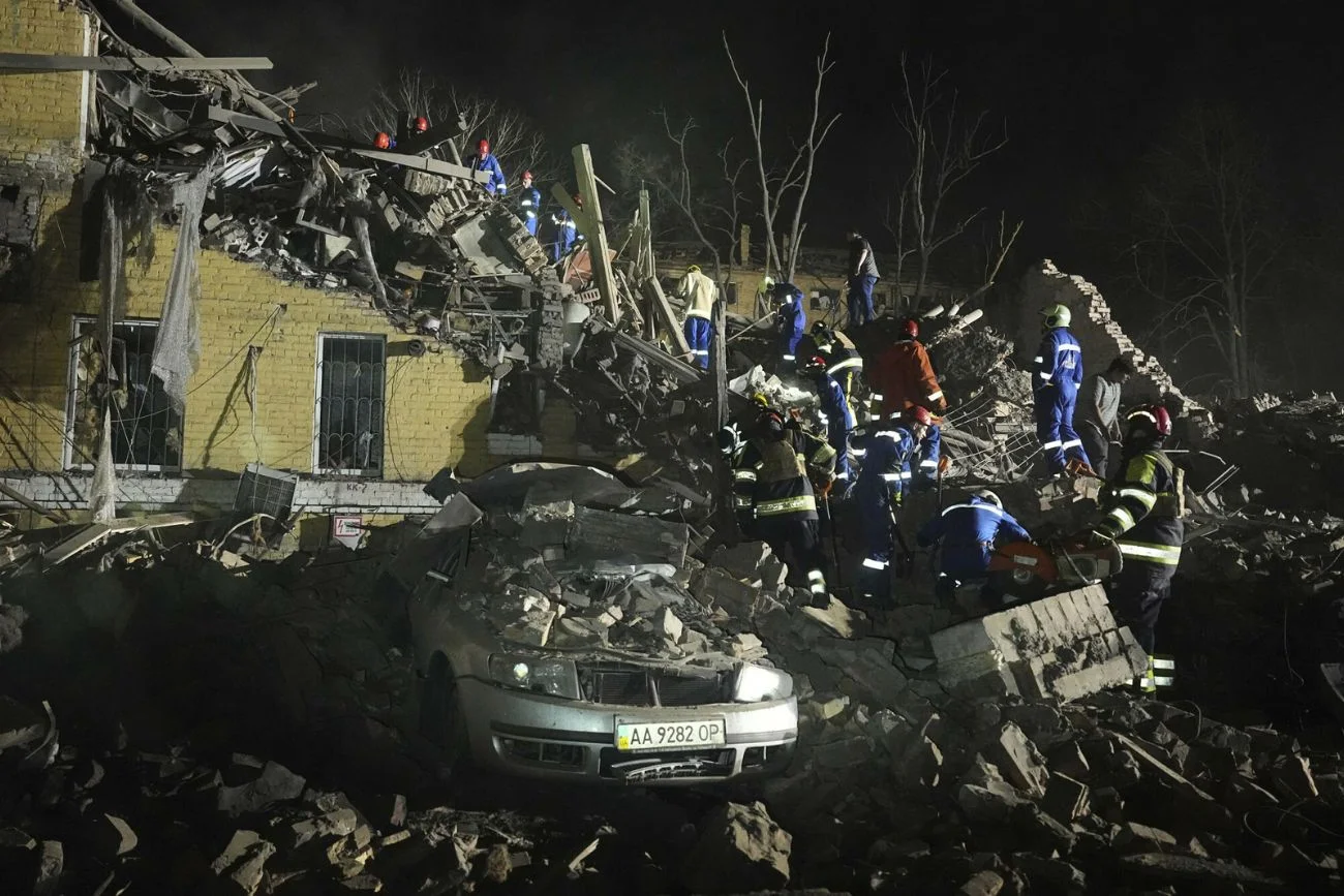 Tragiczna noc w Kijowie. Rosja pokazała, jak zależy jej na pokoju. Atak Rosji na Kijów. Zginęło 9 osób, a ponad 60 jest rannych.