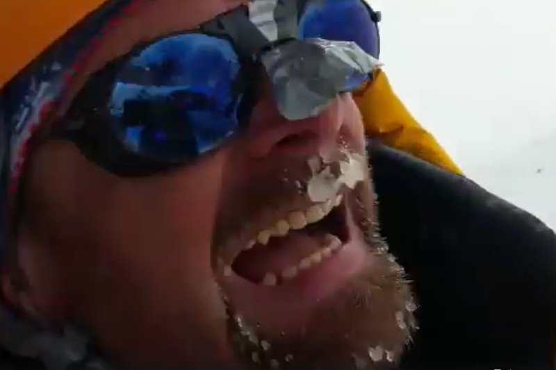 Film nagrany przez Rafała Fronię pokazuje, z czym tak naprawdę muszą się podczas wyprawy na K2 zmierzyć polscy himalaiści.