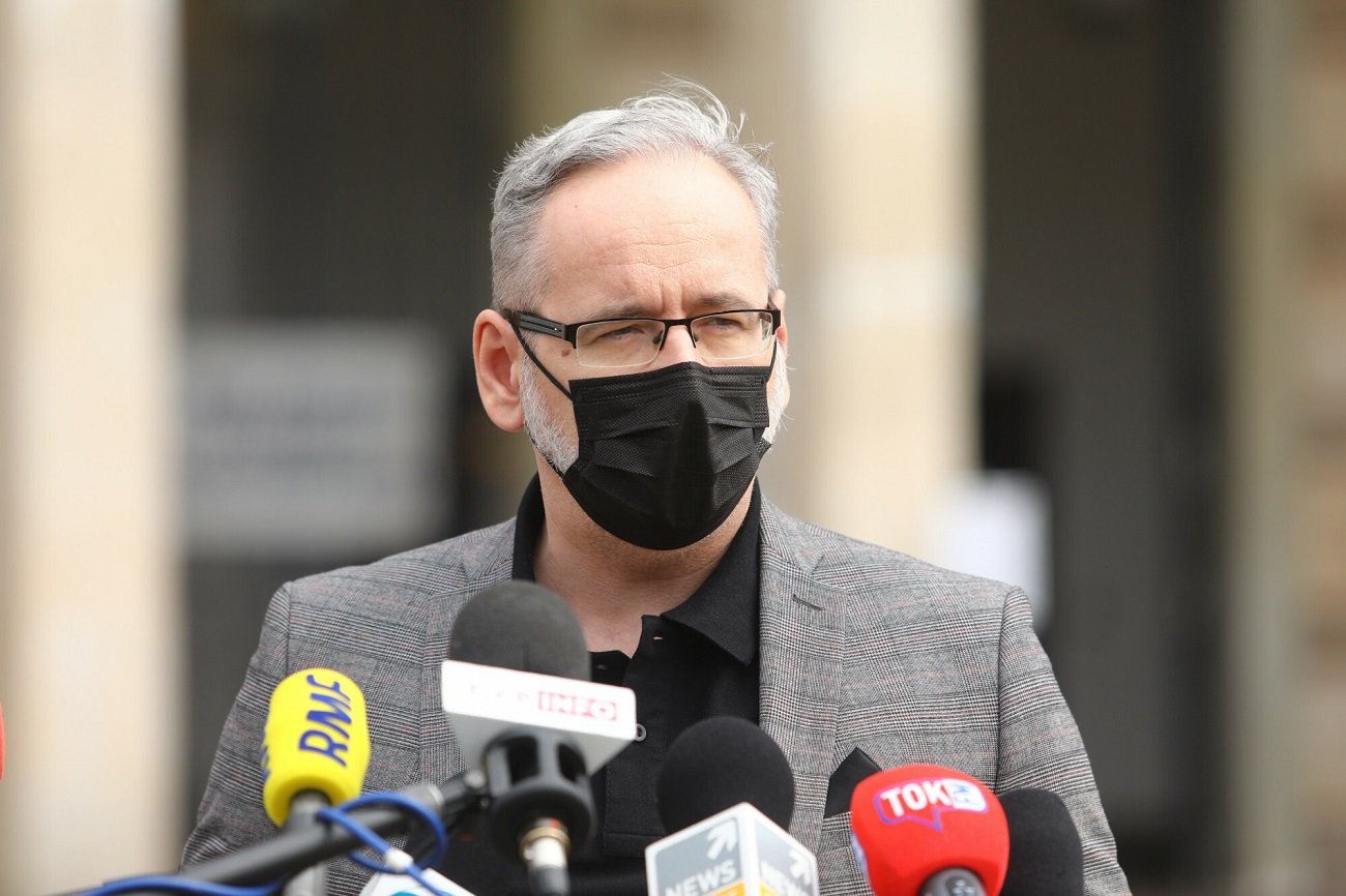 W Polsce rośnie liczba zakażeń koronawirusem.