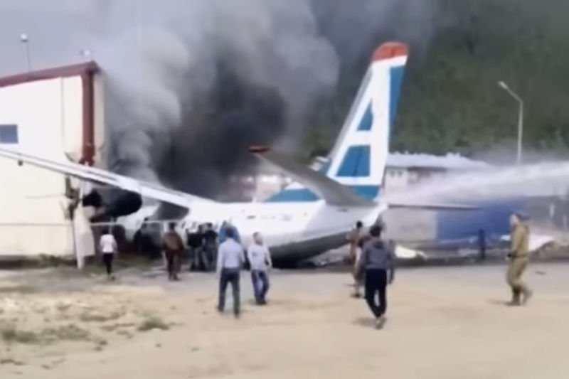 W Rosji awaryjnie lądował samolot An-24. Zginęło dwóch pilotów.