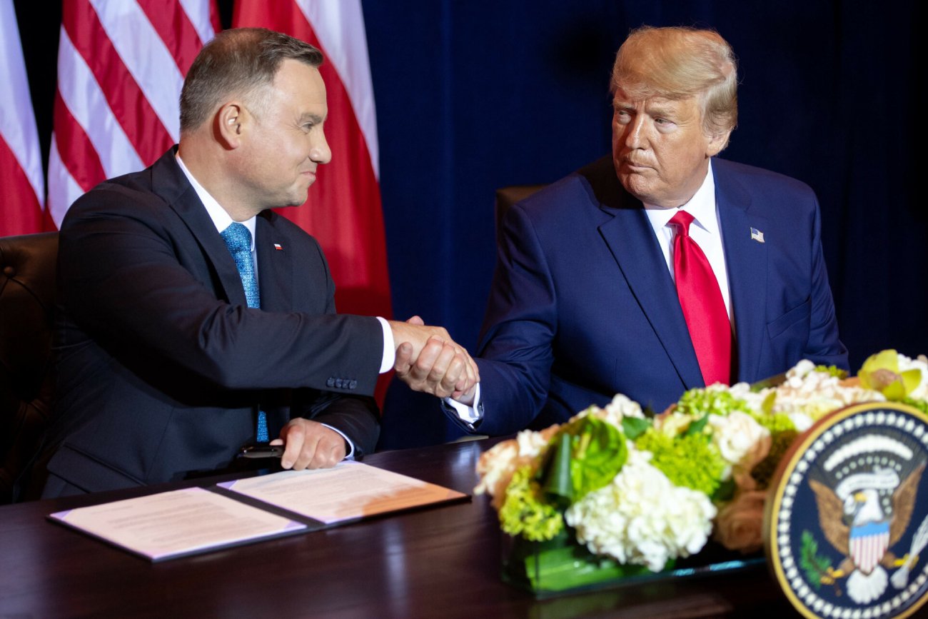 Andrzej Duda ma się spotkać Donaldem Trumpem. Donald Tusk komentuje