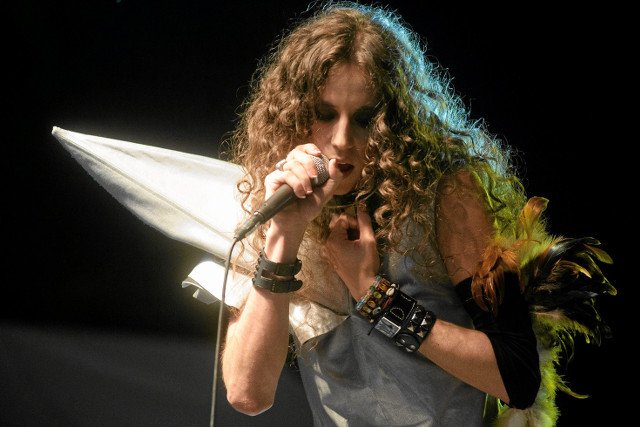 Michał Szpak, finalista X Factor, jego hojnym sponsorem stał się milioner Leszek Gierszewski, właściciel firmy produkującej okna Drutex