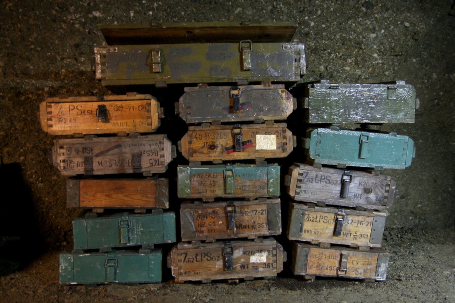 Węgliniec. Odnaleziono skradzione skrzynie z amunicją