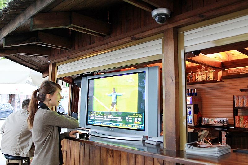 Poczta Polska robi naloty na lokale, których właściciele nie płacą abonamentu za radio lub telewizor. Przedsiębiorcy mają jednak sposoby na niepłacenie abonamentu.