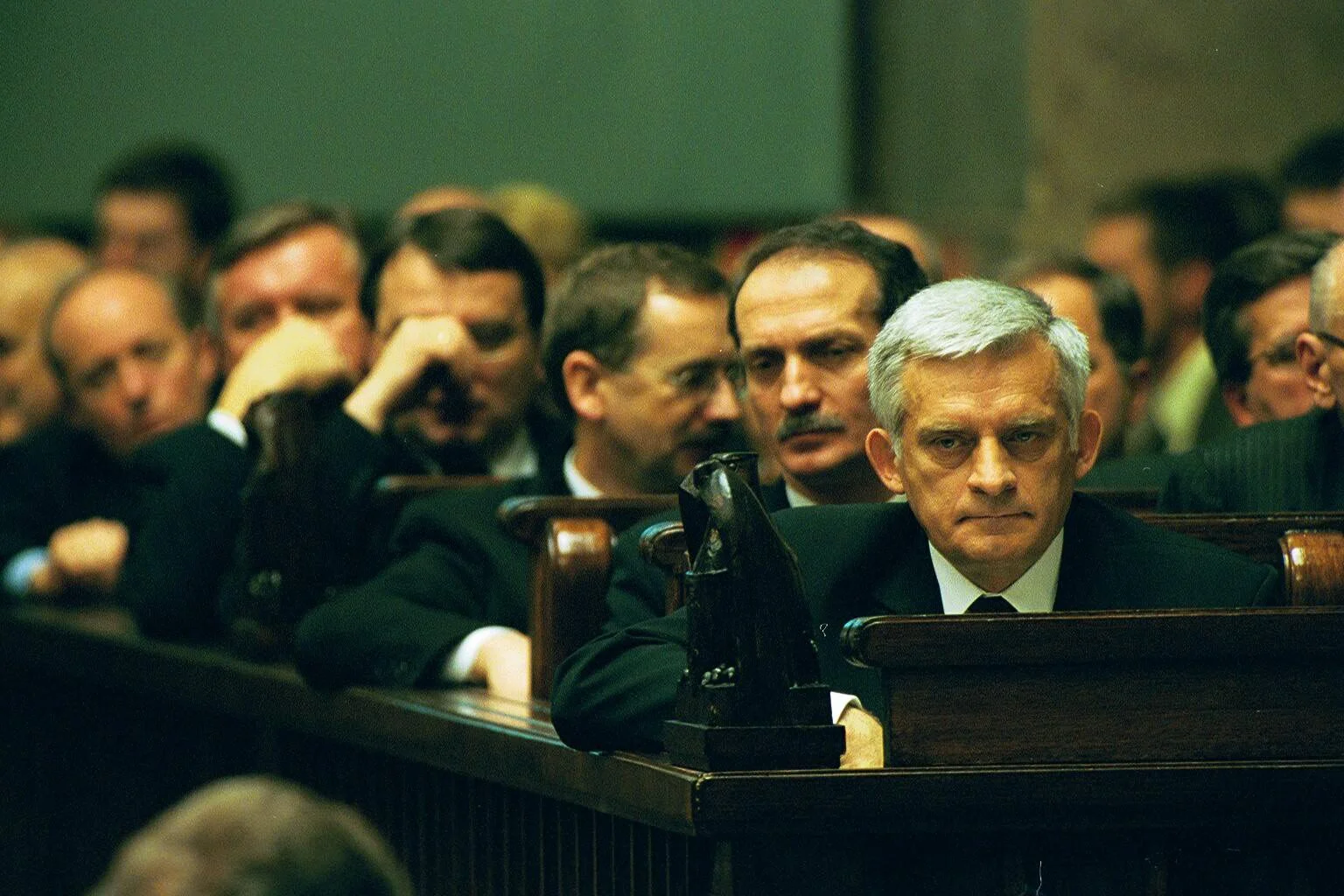 Premier Jerzy Buzek w 2001 r.