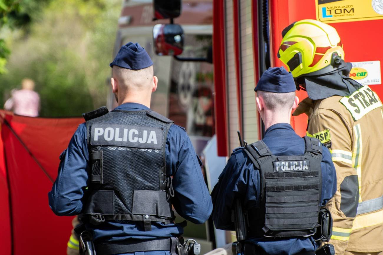 Akcja ratunkowa na środku skrzyżowania w Łodzi. Ratownicy reanimowali