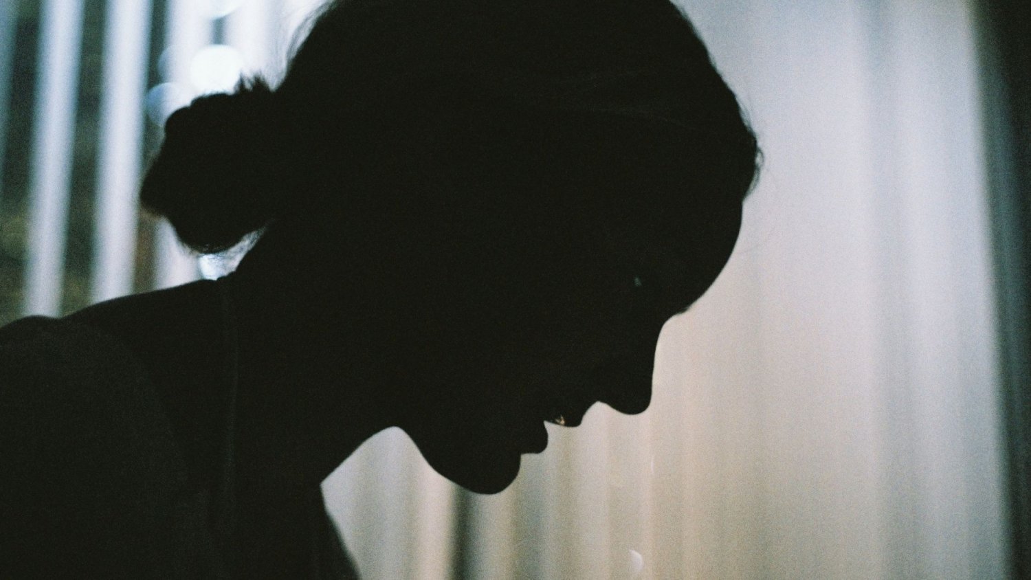 Chciały być piękne, zostały oszpecone. "Spojrzałam w lustro i już wiedziałam, iż coś jest nie tak"