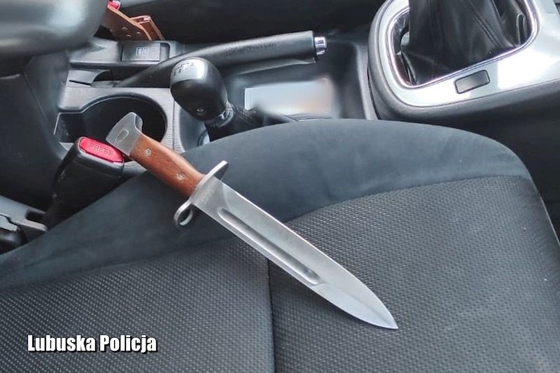 Bagnet, którym 44–letni mężczyzna miał zaatakować policjantów ze Świebodzina.