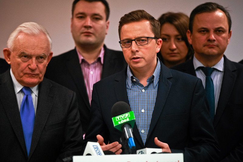 Rzecznik SLD zaprzecza, by partia rozważała wycofanie prezydenckiej kandydatury Magdaleny Ogórek