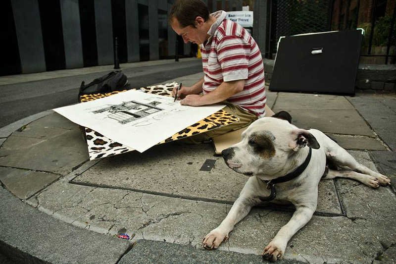 John Dolan z uzależnionego od heroiny bezdomnego stał się wziętym rysownikiem. Dzięki psu.