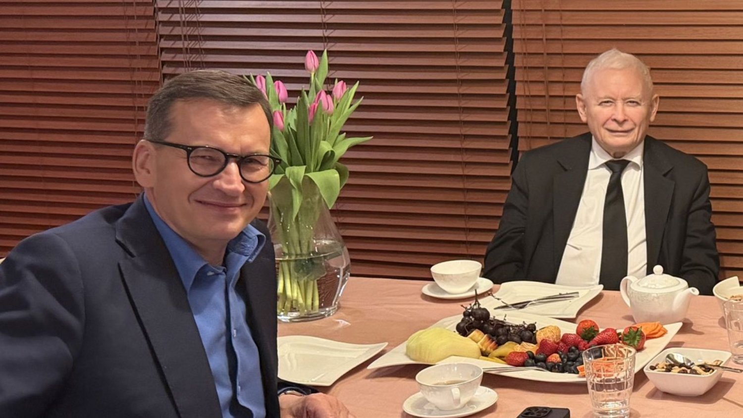 Kaczyński i Morawiecki milczą po spotkaniu. Wygadał się tylko trzeci gość