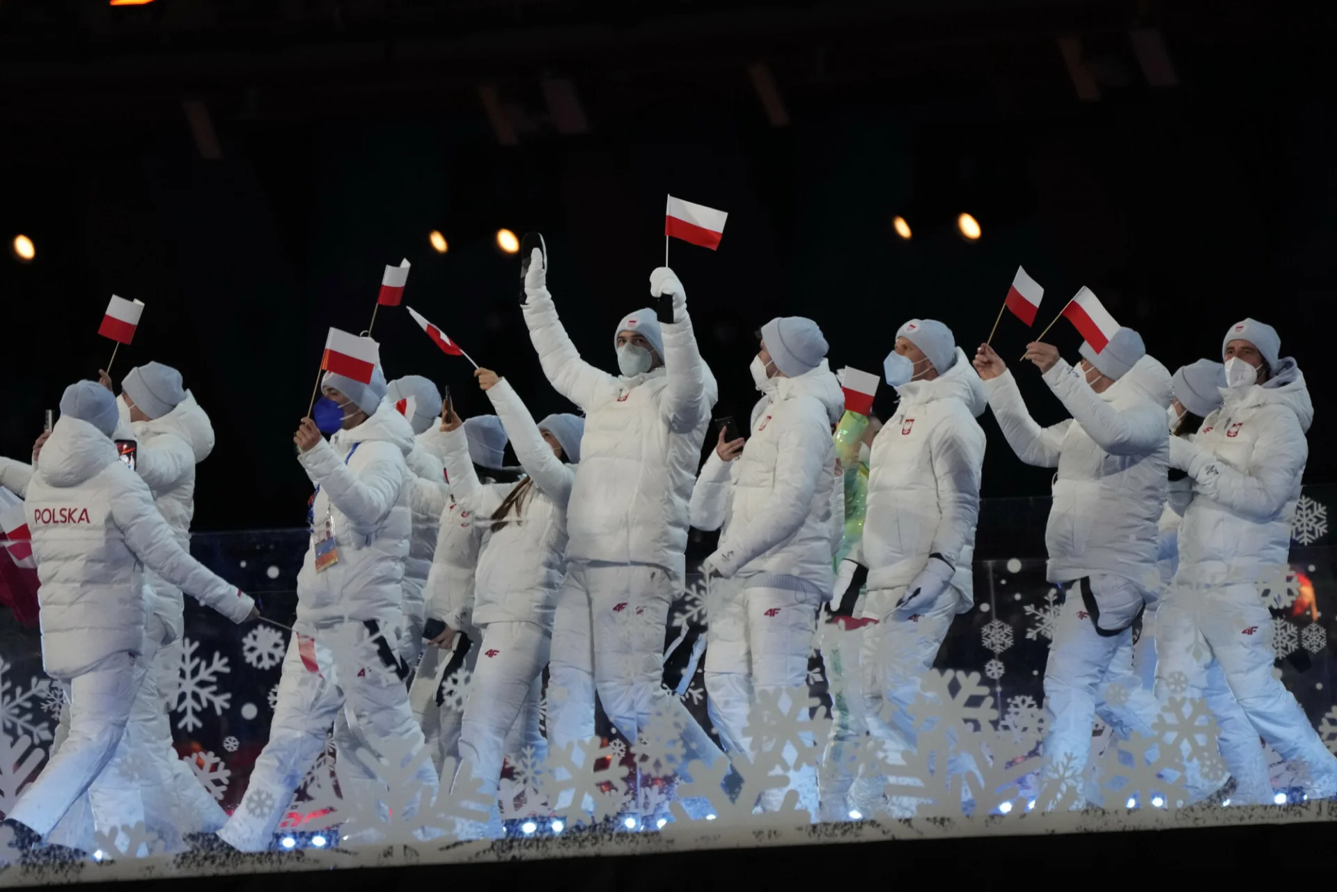 Biało-Czerwoni podczas defilady na zakończenie zimowych igrzysk olimpijskich w Pekinie