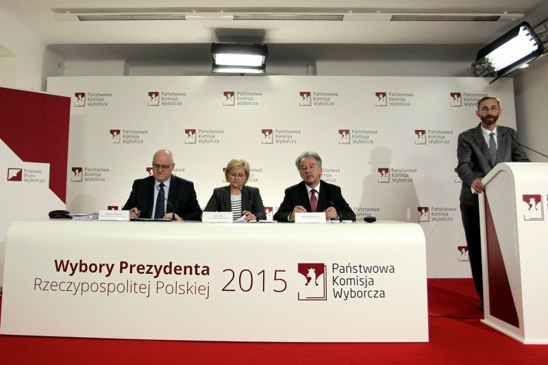 PKW nie jest w stanie dopilnować wyborów? (na zdjęciu przedstawiciele komisji)