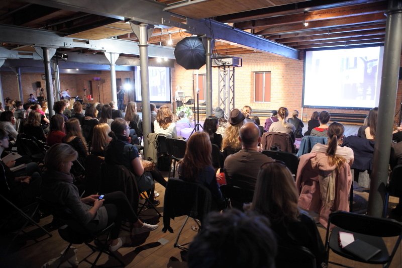 Wykład Natalii Hatalskiej w ramach AFF Open University w Słodowni Starego Browaru w Poznaniu