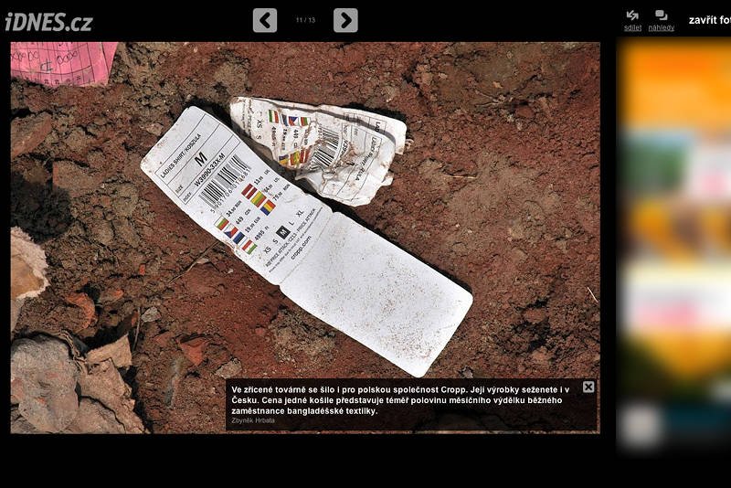 Zdjęcie metek marki Cropp w fabryce w Bangladeszu