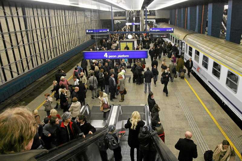 Dworzec Centralny w listopadzie 2011 roku.