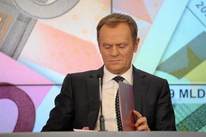 Donald Tusk zapowiada oskładkowanie umów cywilnoprawnych, my radzimy jak uniknąć wyższych opłat.