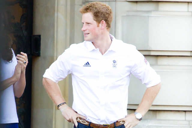 To nie pierwszy wybryk księcia Harry'ego. Wcześniej przyłapywano go z różnymi dziewczynami, czy nawet palącego marihuanę