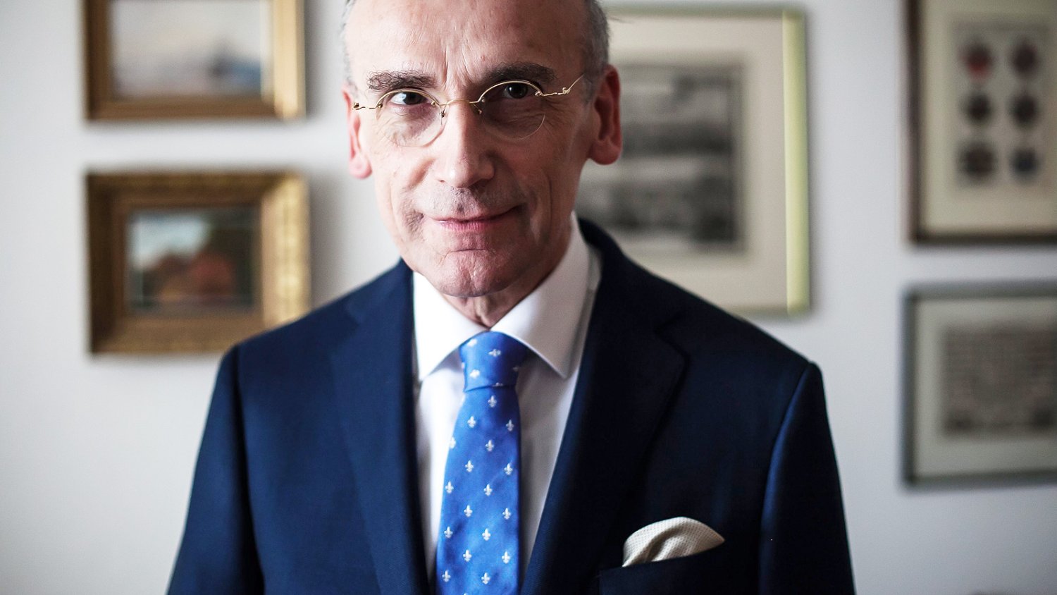 W rozmowie z naTemat.pl badacz dziejów dyplomacji oraz protokołu dyplomatycznego dr Janusz Sibora tłumaczy, jak władze manipulują faktami w sprawie kryzysu w relacjach amerykańsko-polskich.