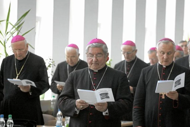 Biskupi na Konferencji Episkopatu Polski dziękowali za podpisywanie tzw. "Deklaracji Wiary".