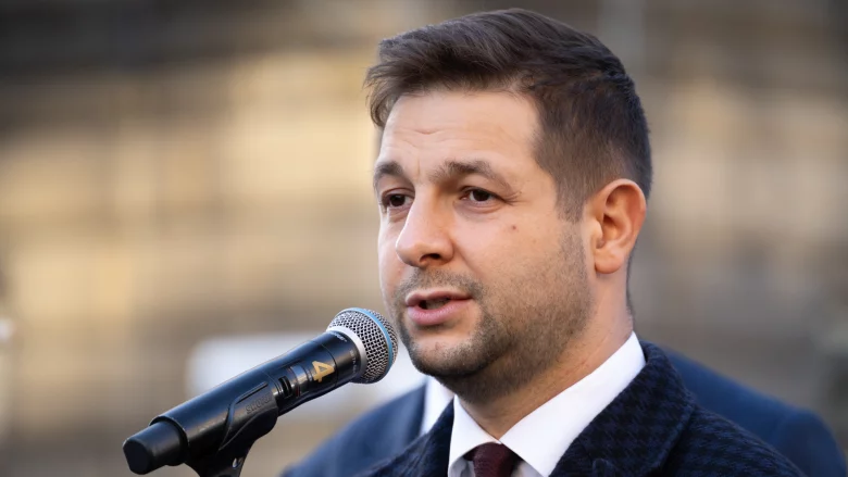 Jakiemu grozi 10 lat więzienia. Jego linia obrony? "Państwo nic na tym nie straciło" Patryk Jaki
