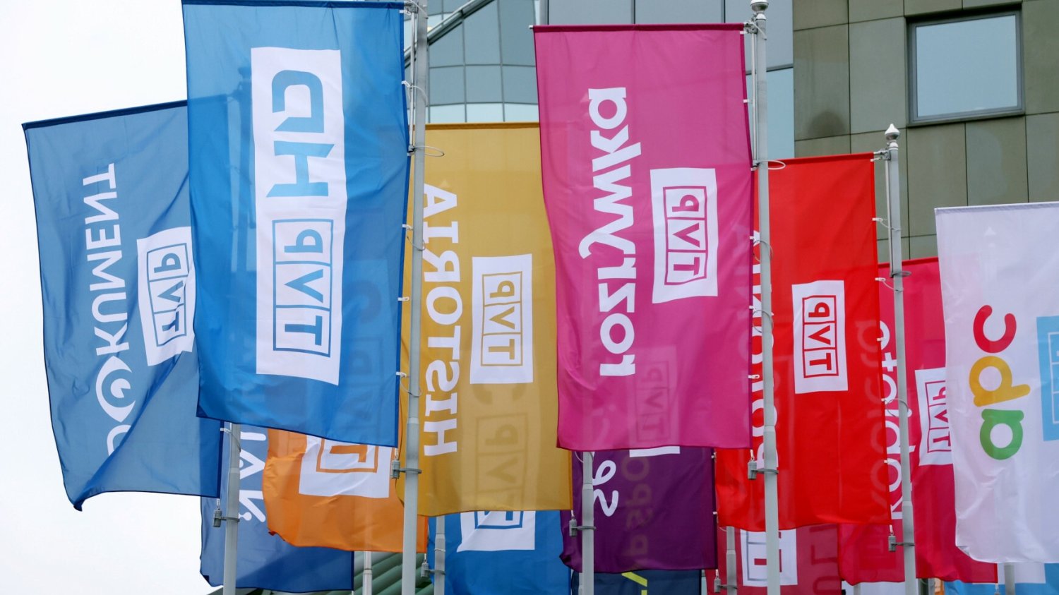 Co się dzieje obecnie w TVP? Media odsłaniają kulisy.