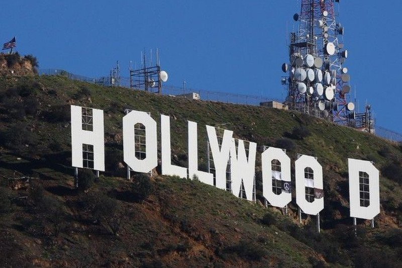 Święte Zioło? Ktoś przerobił słynny napis na wzgórzu w Los Angeles. Policja poszukuje sprawcy