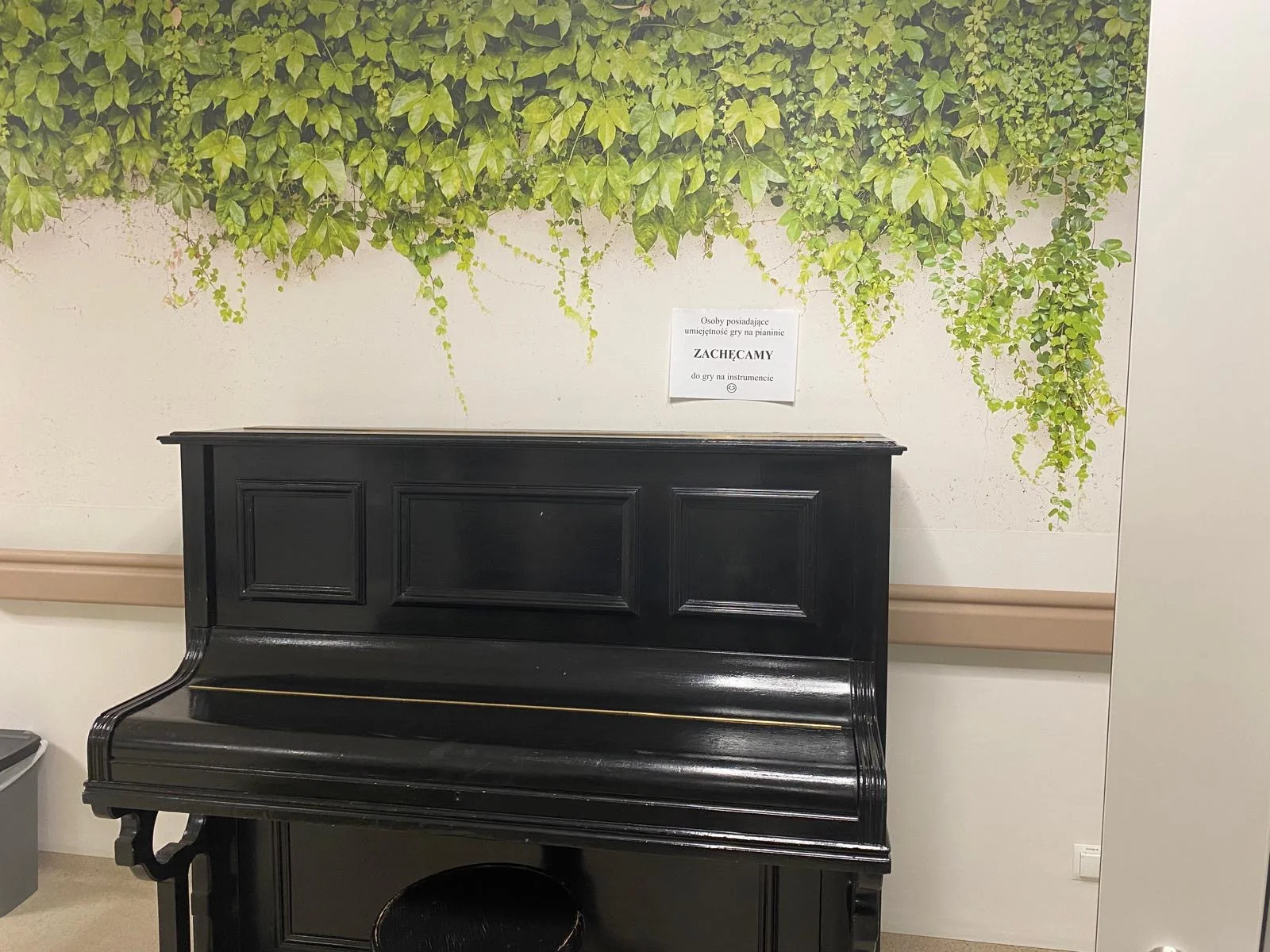 Pianino do dyspozycji pacjentów Klinika Onkologii UCK WUM. Pianino do dyspozycji pacjentów Kliniki Onkologii UCK WUM.