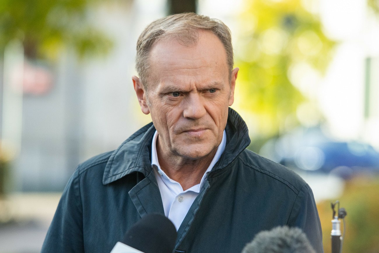 Donald Tusk mówił o warunkach otrzymania środków z KPO. "Wszystko w rękach rządu PiS”. Donald Tusk mówił o warunkach otrzymania środków z KPO. "Wszystko w rękach rządu PiS”.