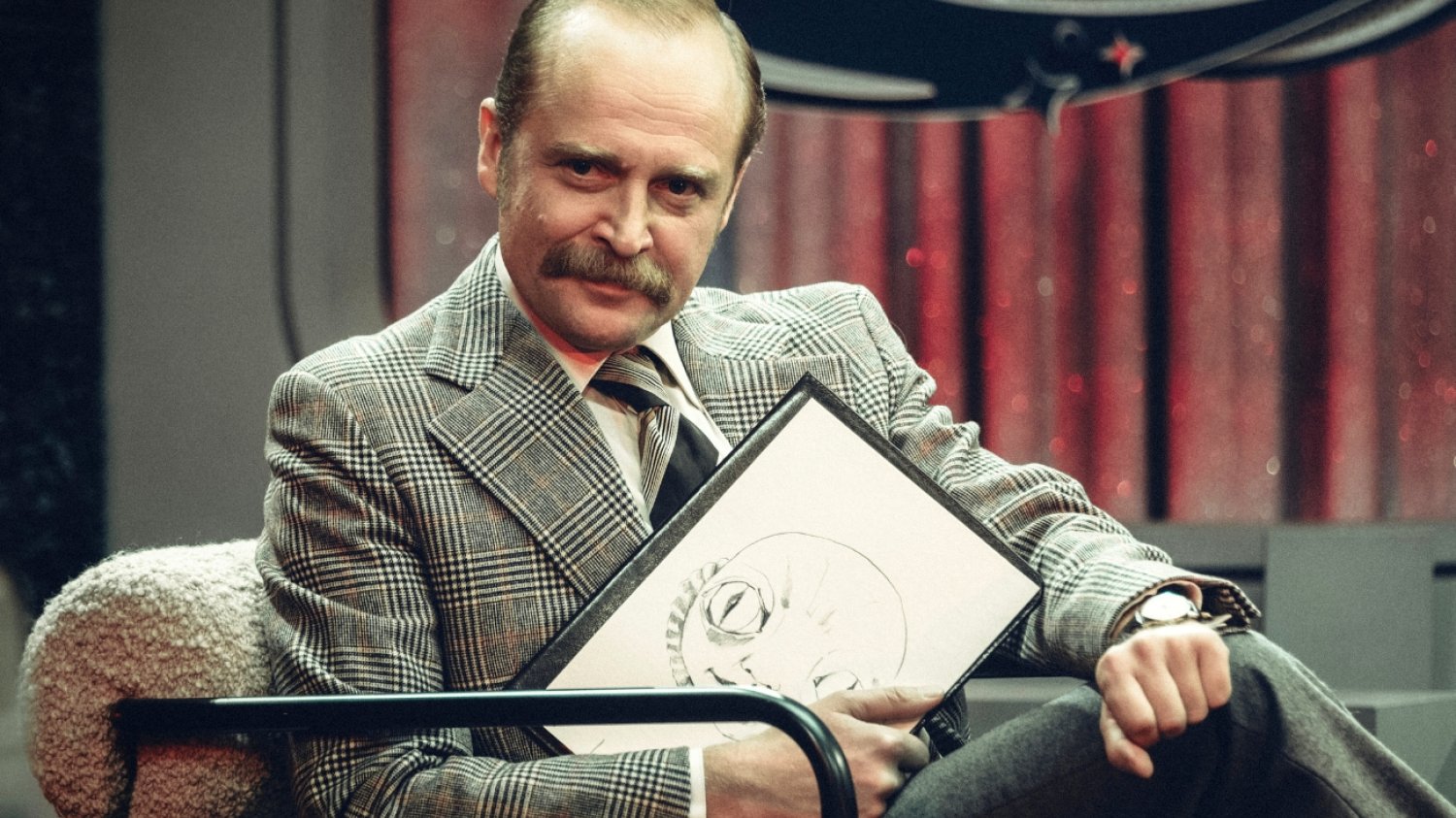 Polski serial o UFO, którego jeszcze nie było. Zwiastun przypomina "Misia" Barei Zwiastun serialu "Projekt UFO" z Adamczykiem. Zapowiada się hit Netflixa
