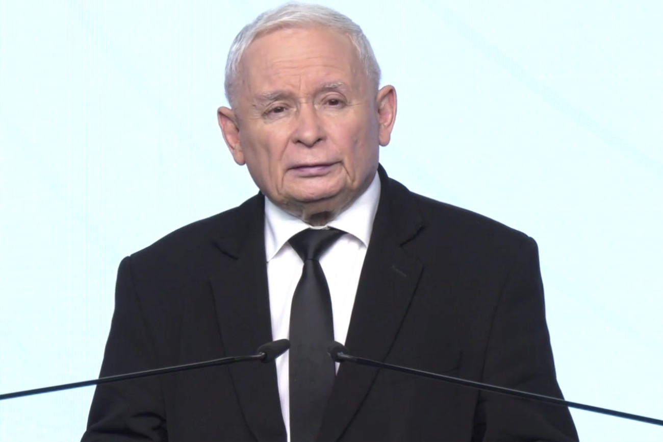 Kaczyński upodobał sobie nowe słowo. Tak mówił o koalicyjnym rządzie Tuska Jarosław Kaczyński grzmi o "patowładzy"