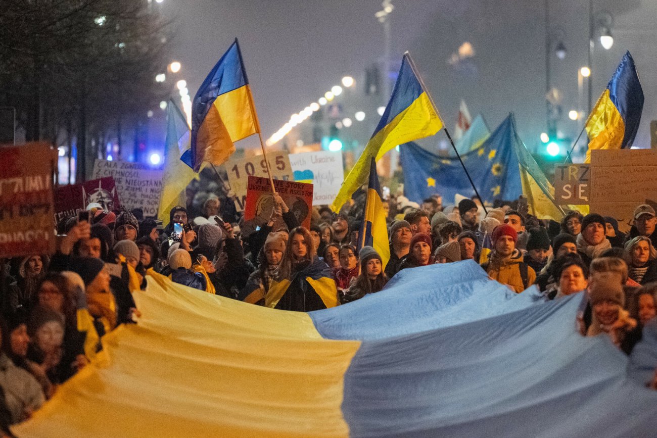 Migranci z Ukrainy. w Polsce zmienia się stosunek do obcokrajowców.