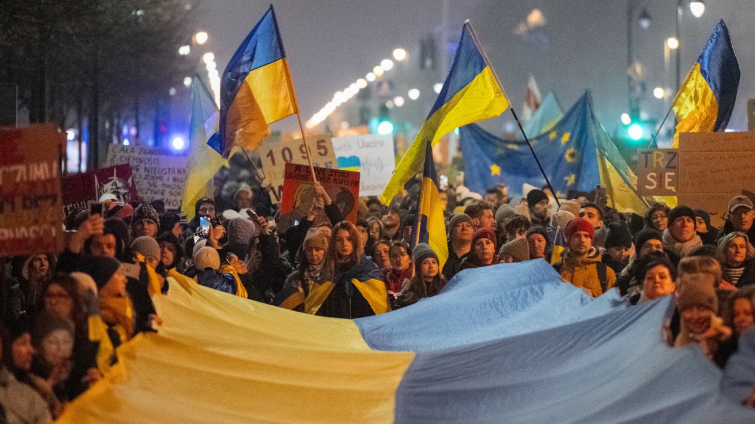 Migranci z Ukrainy. w Polsce zmienia się stosunek do obcokrajowców.