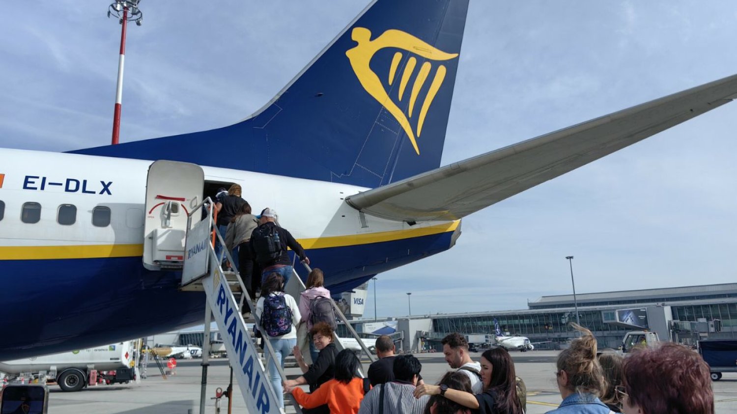 Loty z Polski do Izraela odwołane. Reaguje m.in. Ryanair i Wizz Air Ryanair odwołuje loty z Polski do Izraela