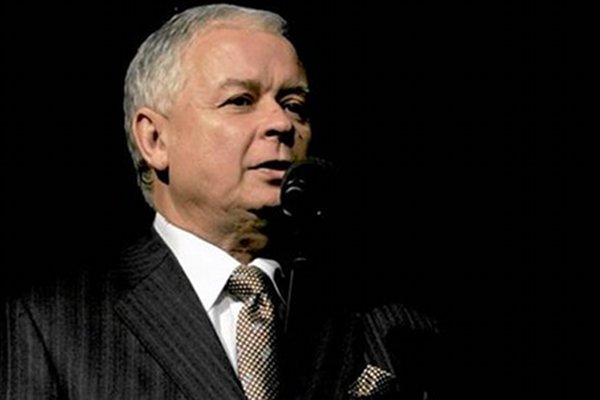 Sławomir Jastrzębowski prosi, żeby nie oferować "Super Expressowi" kupna zdjęć ofiar, bo nie ma zamiaru ich opublikować. Na zdjęciu prezydent Lech Kaczyński, który zginął w katastrofie smoleńskiej.