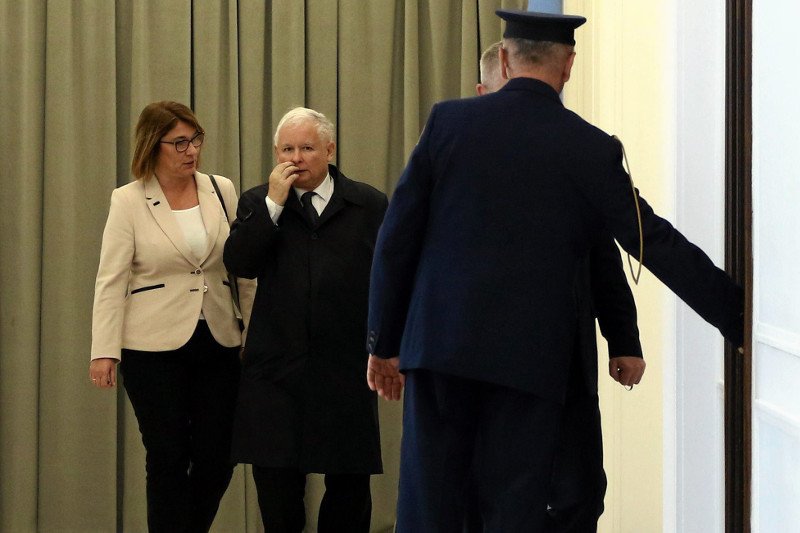 Beata Mazurek: prezes PiS jest już po operacji kolana.