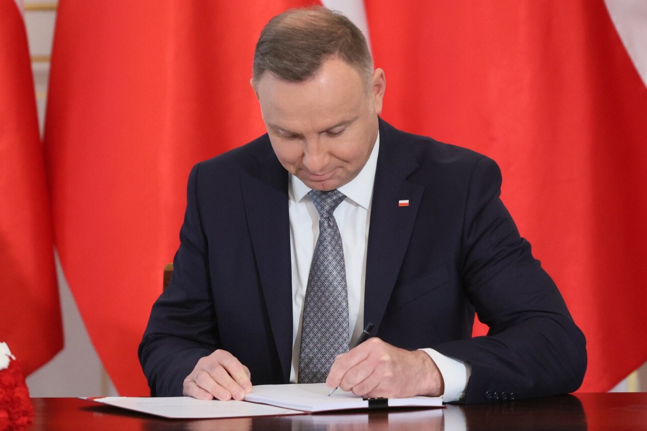 Andrzej Duda ułaskawił dilerkę narkotyków.