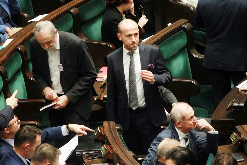 Borys Budka w rozmowie z naTemat.pl przypomina, że wykluczeni z PO po głosowaniu ws. projektu "Ratujmy kobiety" posłowie mogą się jeszcze odwołać. Wtedy oceni ich sąd koleżeński.