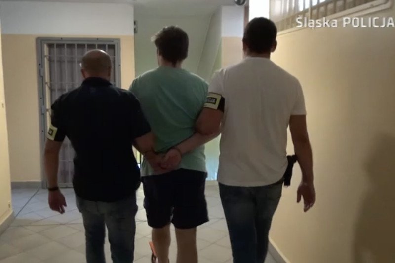 Policjanci zatrzymał pedofila na Podlasiu. Podawał się za łowcę pedofilów.