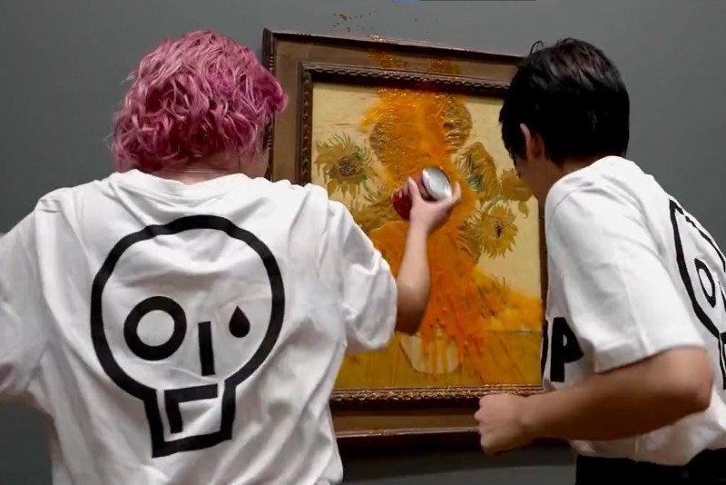 "Słoneczniki" van Gogha oblane zupą pomidorową. Aktywistki aresztowane