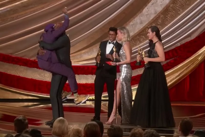 Spike Lee na scenie wpadł w ramiona Samuela L. Jacksona.