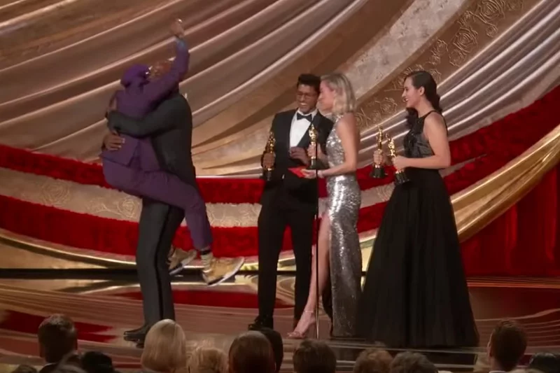 Spike Lee na scenie wpadł w ramiona Samuela L. Jacksona.