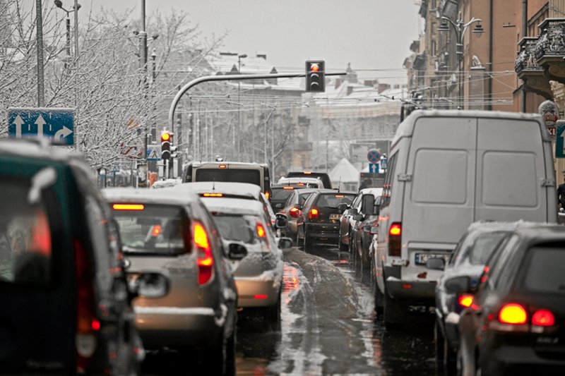 Czy opłaty za wjazd do centrów miast rozładowałyby korki, które są zmorą mieszkańców polskich metropolii?