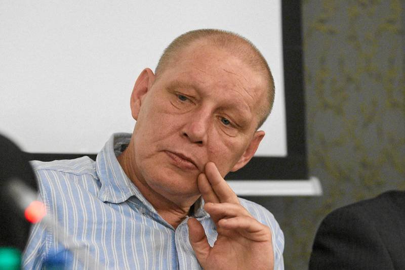 Jasnowidz Krzysztof Jackowski podczas konferencji naukowej w Łodzi w grudniu 2011 roku